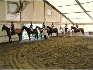 Due centri equestri a Milano